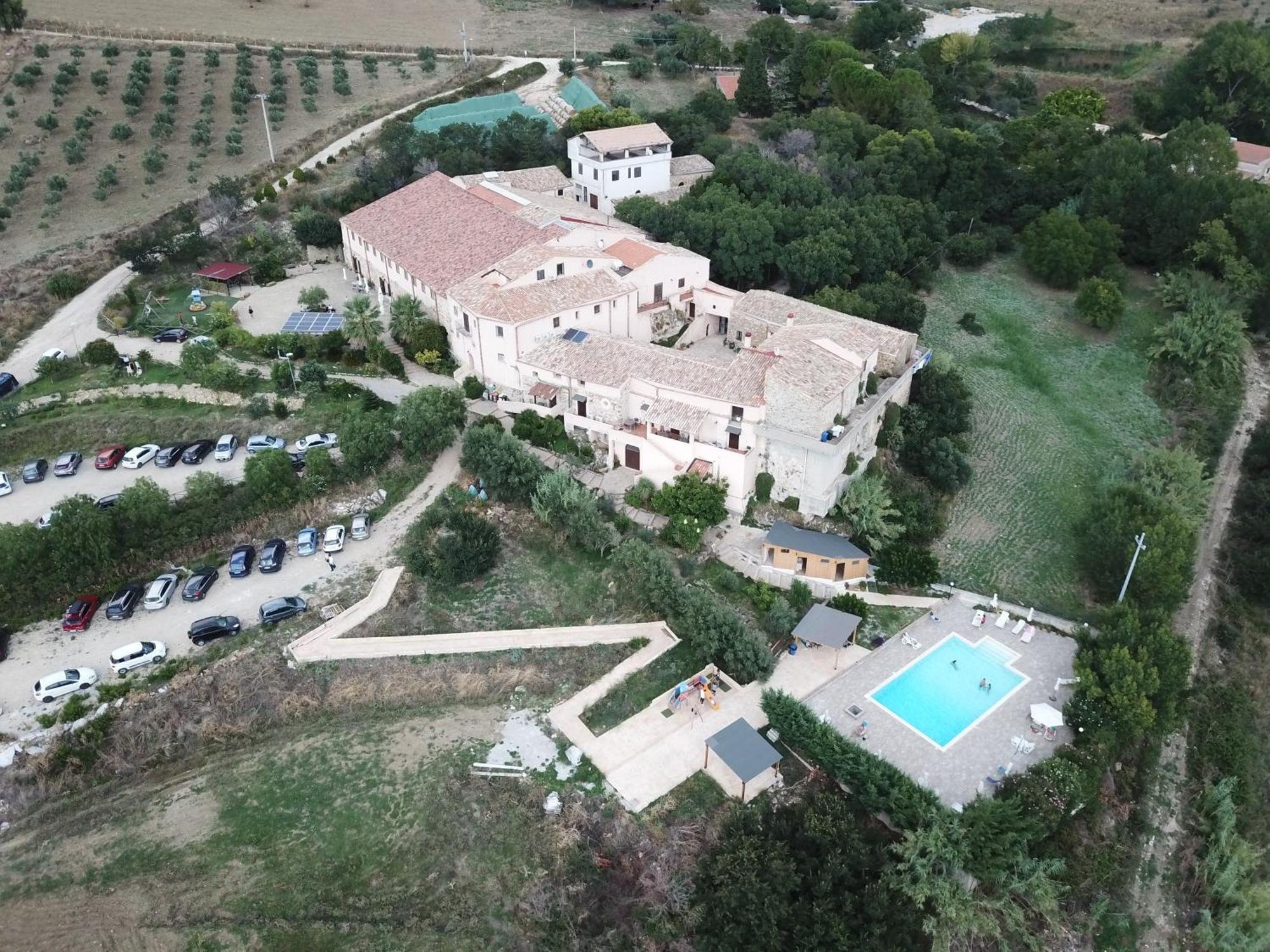 Agriturismo Masseria La Chiusa 圣朱塞佩亚托 外观 照片