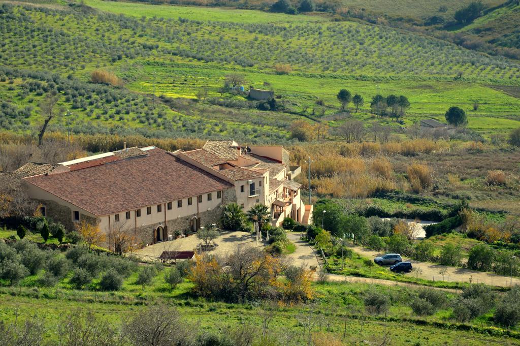 Agriturismo Masseria La Chiusa 圣朱塞佩亚托 外观 照片
